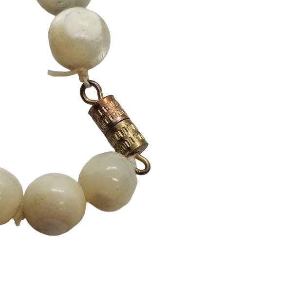 VINTAGE MOTHER OF PEARL BEAD & SODALITE STONE STATEMENT NECKLACE - Picture 7 of 7